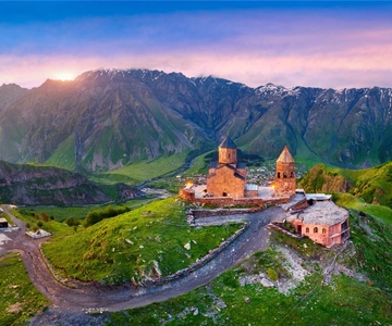 From Tbilisi: Guided Day Trip to Ananuri, Gudauri, & Kazbegi