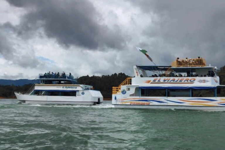 MEDELLIN: TOUR INGLÊS GUATAPE + PEÑOL VELHO + MALECON + BARCO RUMBERO