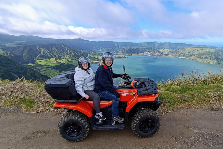 Sete Cidades : Visite d'une demi-journée en quad (ATV)1 personne à 1 quadruple