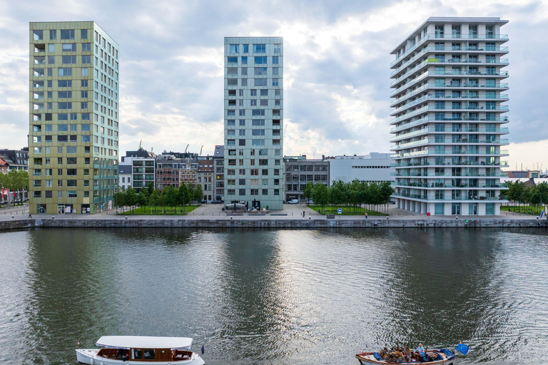 Antwerp: Old Port classic Boat Tour with Coffee + Croissant