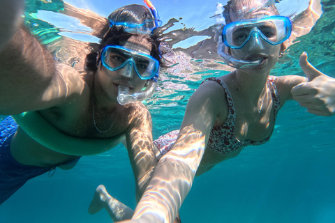 Muscat: Glass-Bottom Snorkeling Trip to Daymaniat w/ Snacks