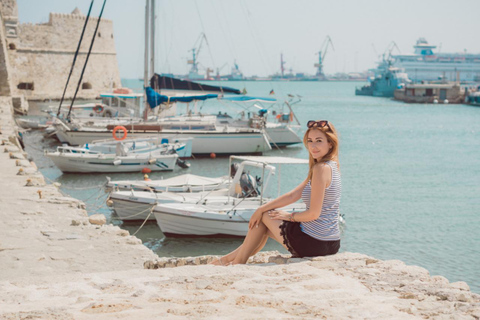 Heraklion: Private Photoshoot in Old Town and Harbour Premium: 50 photos | 60 mins