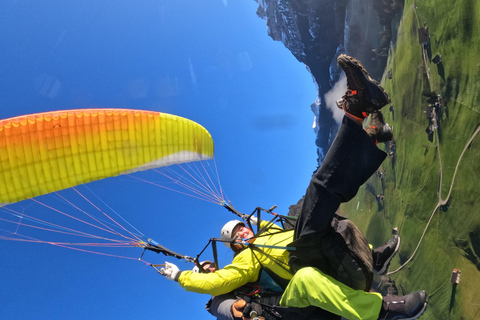 Tandem Paragliding Flight in LUCERNE / Professional – Safe – Executive Lucerne: Paragliding over Lake Lucerne in the Swiss Alps