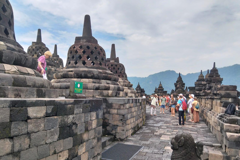 Von Jakarta oder Bali: Bandung, Yogyakarta, Bromo &amp; Ijen TourStart in Jakarta, Abfahrt in Bali