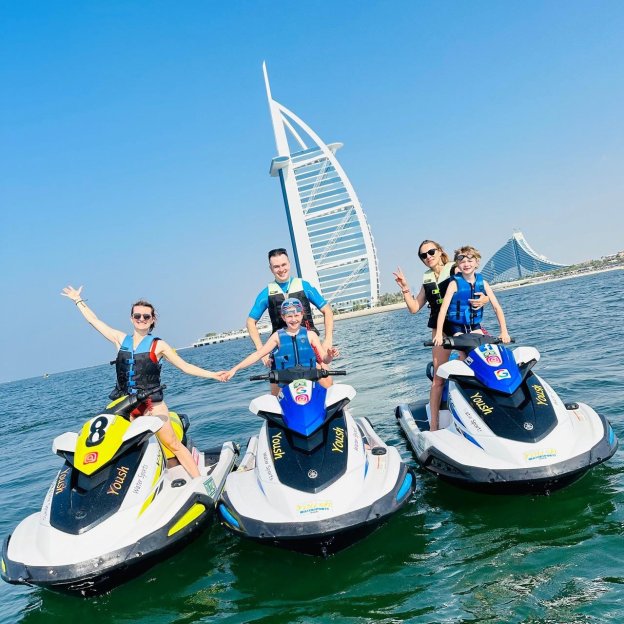 Dubai: Jetski Tour to Burj Al Arab with Soft Drinks