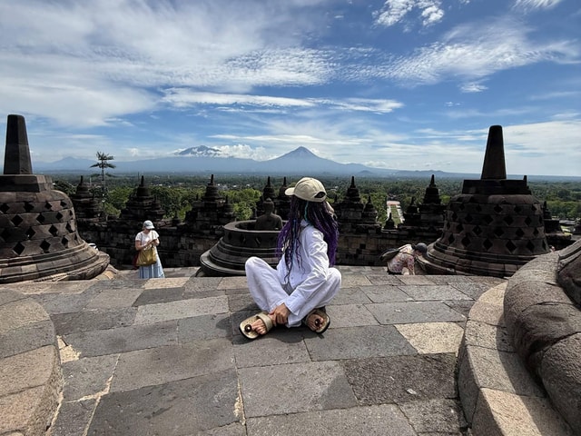 Yogyakarta: Borobudur Sunrise,Guaranteed Climb-Up& Prambanan