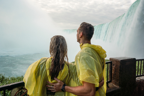 Niagara Falls: Boat Ride and Journey Behind the Falls Tour