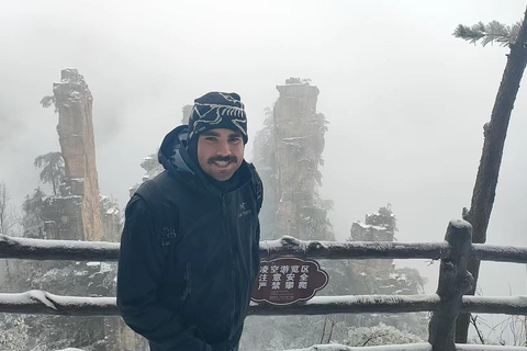 Private Tour Guide Service with Commentary in Zhangjiajie Private Guide (Spanish) – Per Day