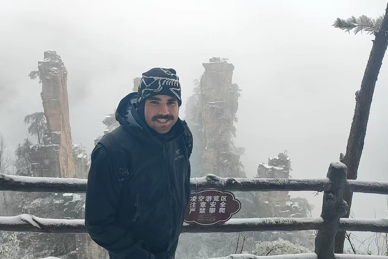 Private Tour Guide Service with Commentary in Zhangjiajie Private Guide (Spanish) – Per Day