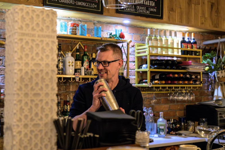 Manchester: Private Cocktail Masterclass with Dinner