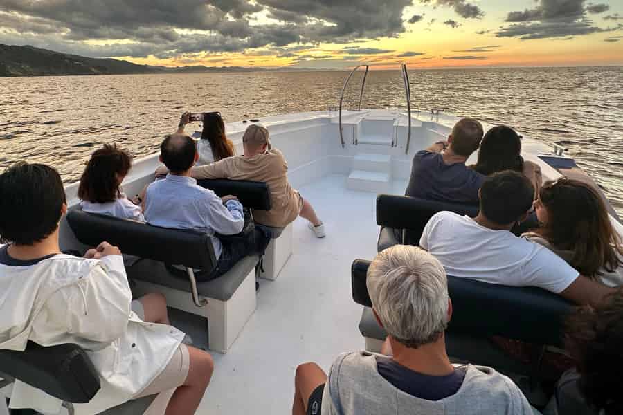 Tour langs 2 baaien; 's ochtends en 's avonds, zonsondergangtour met cava