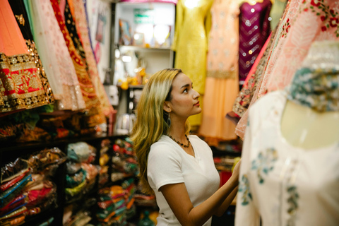 Delhi: Half-Day Market Shopping Tour with Female Guide New Delhi: Old Delhi Market Tour with Street Food