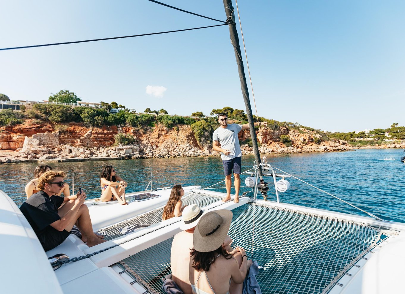 Athen: Riviera Catamaran Cruise med måltid og drikkevarer