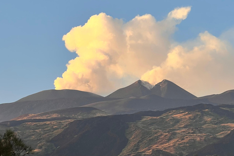 Catania: Tour dell&#039;Etna al tramonto con servizio di prelievo e rientro