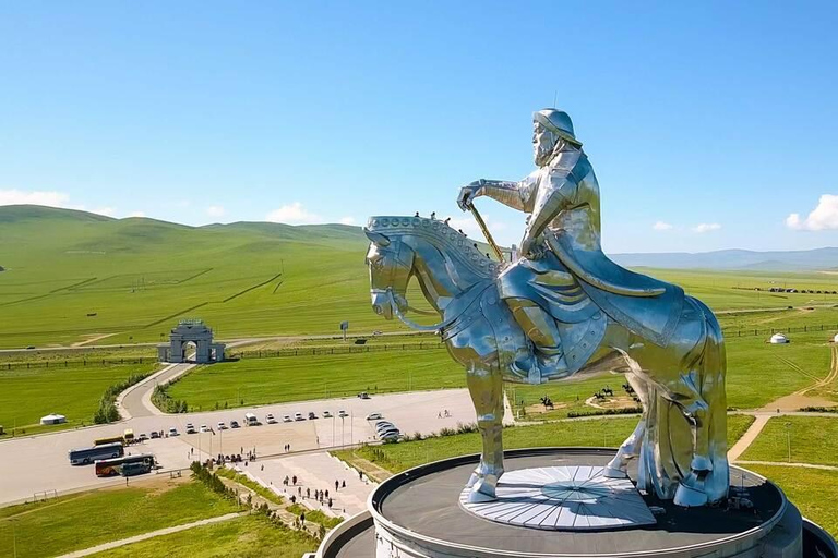 Ulaanbaatar: Genghis Khan Statue & Stargazing Tour