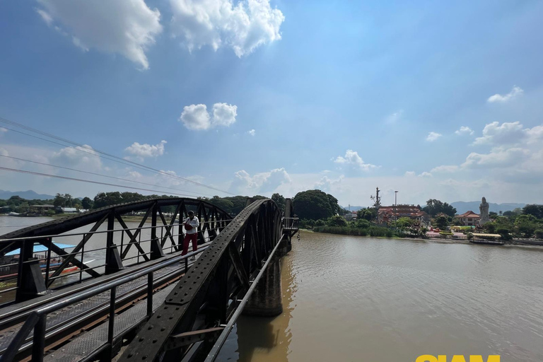 Circuit des chutes d&#039;eau d&#039;Erawan, de la rivière Kwai et du chemin de fer : Au départ de BangkokGroupe privé avec guide germanophone