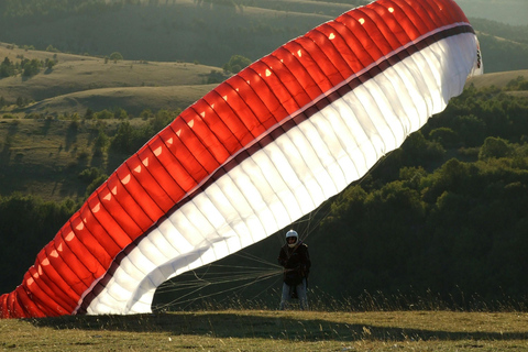 Tbilisi to Gudauri: Paragliding and Ananuri Fortress Tour