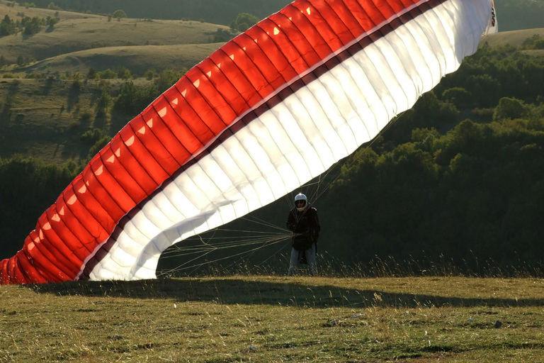 Tbilisi to Gudauri: Paragliding and Ananuri Fortress Tour