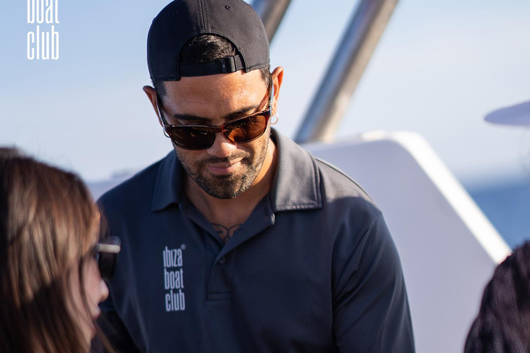 Ibiza: Half Day Pass at Ibiza Boat Club with Brunch & Drinks Bottomless Brunch Boat Party: General Admission