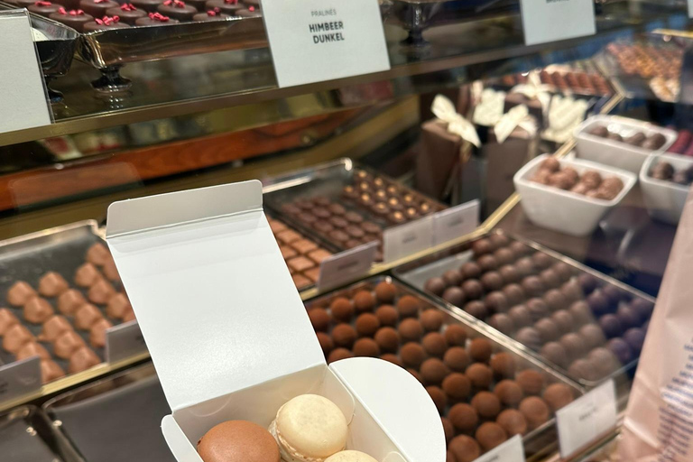 Zurich Walking Food Tour: an itinerant Swiss full meal Zurich Sunset Walking Tour: an itinerant Swiss dinner