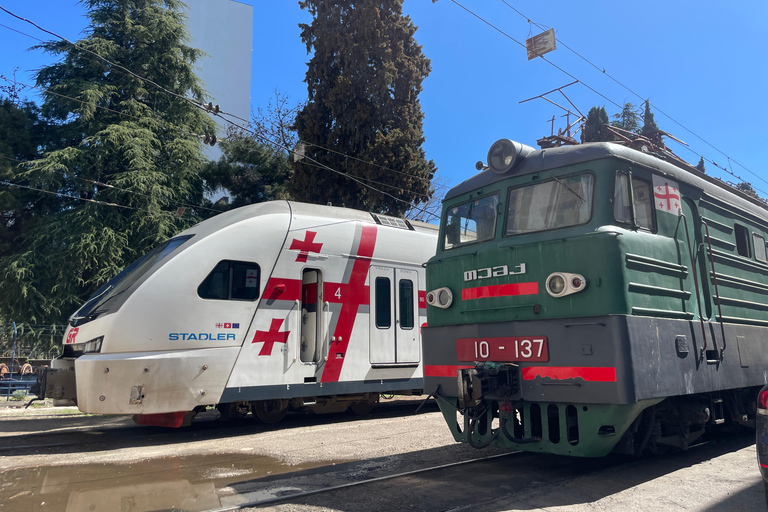 تبليسي: حيث لا يذهب السياح - جولة السكك الحديدية المنسية