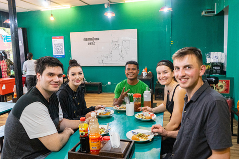 Phnom Penh: Sunset Cruise & Evening Food Tour