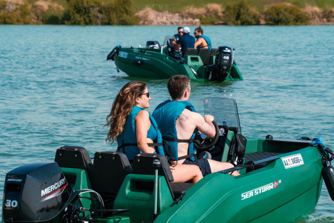 Abu Dhabi: Private Small Boat Rental (No License Required) Abu Dhabi: Small Boat 3 Hour Rental (No License Required)