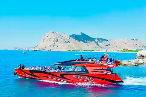 Kolymbia: Fast Boat to Rhodes Town Return Ticket