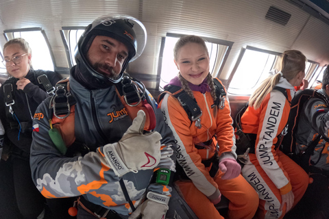 Prague: Tandem Skydiving 14,000 feet / free transfers