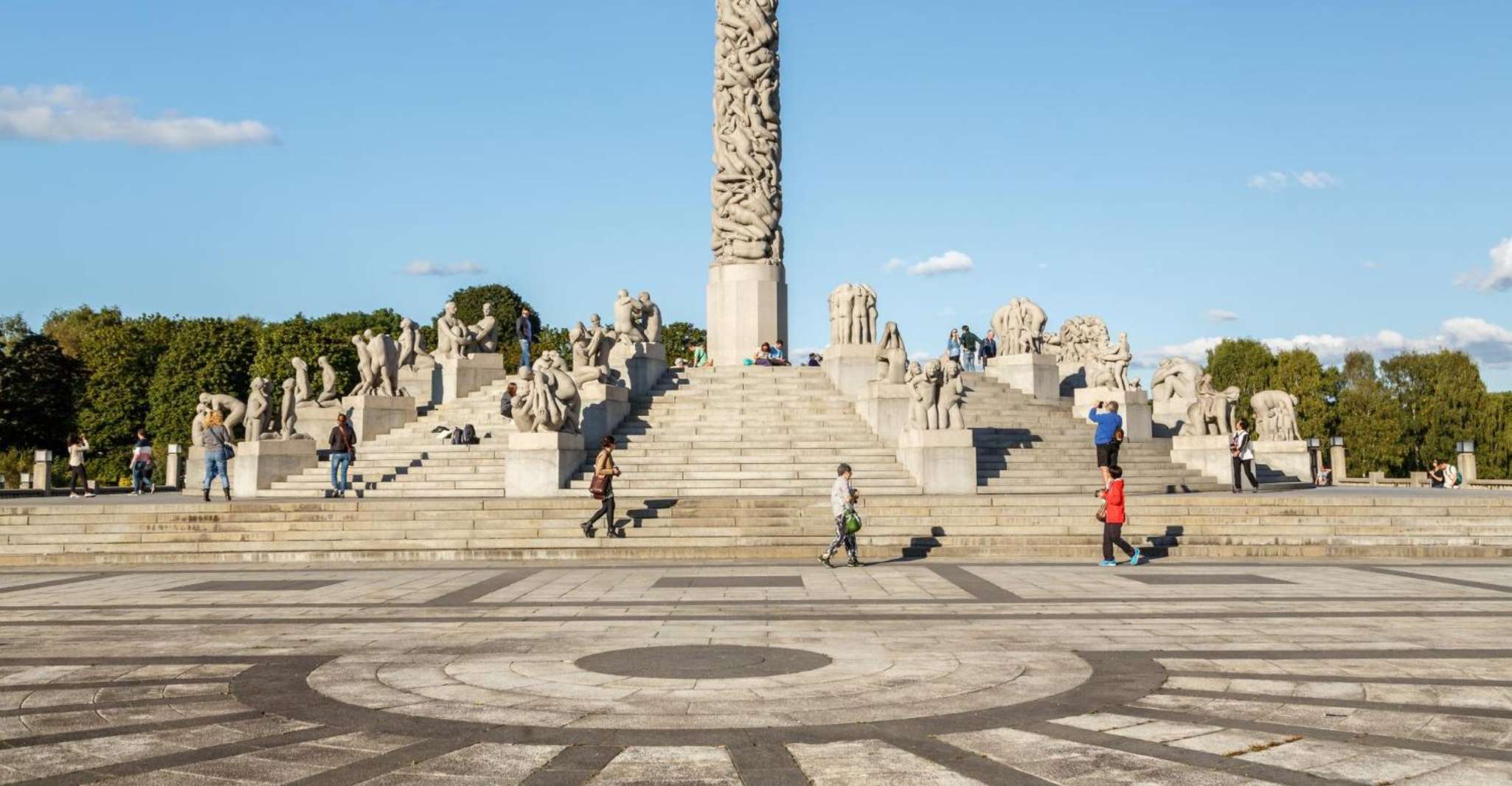 The Vigeland Park Walk with a Local in Oslo