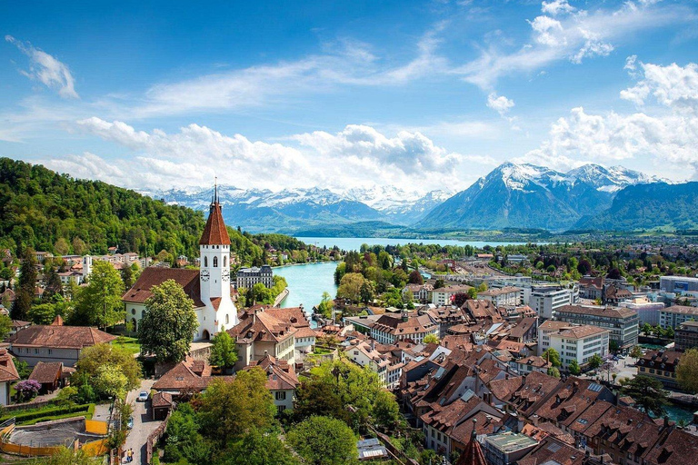 Vanuit Bazel: dagtrip naar Thun, rondvaart en St. BeatusgrottenRondleiding met kaasproeverij
