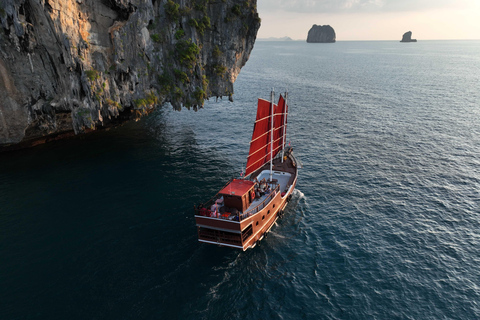 Krabi: Sunset Dinner Cruise & Swimming by Luxury Junk Boat
