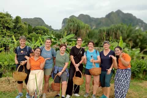 Khao Sok : cours de cuisine thaïe avec ferme bio et transfert