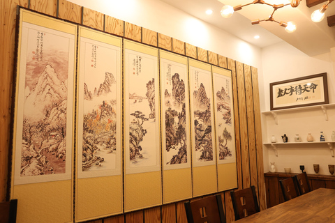 Busan: Mother-of-Pearl Craft Class with Games