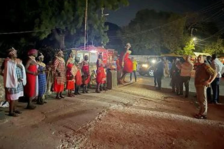 Mombasa: Espectáculos Nocturnos de Luz y Música del Fuerte Jesús Con Cena.