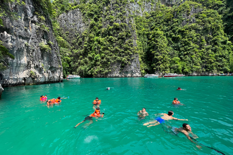 From Khao Lak: Phi Phi, Maya bay & Khai island Day Trip