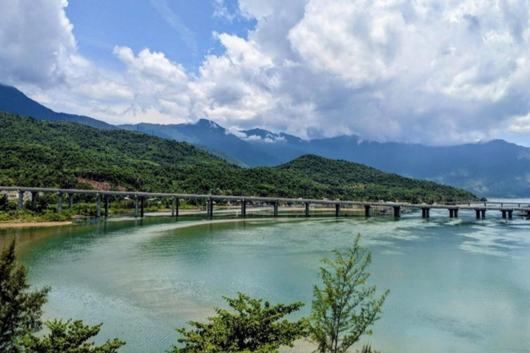 Trasferimento da Hue a Hoi An attraverso il Passo di Hai Van e il Ponte d&#039;OroVia Hai Van Pass - Lang Co - Lap An - Golden Bridge