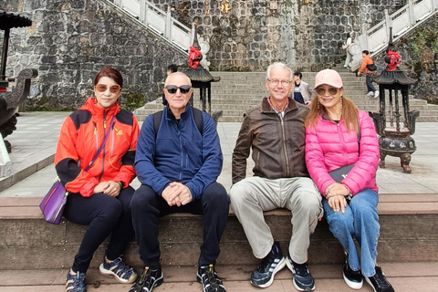 Private Tour Guide Service with Commentary in Zhangjiajie Private Guide (Spanish) – Per Day