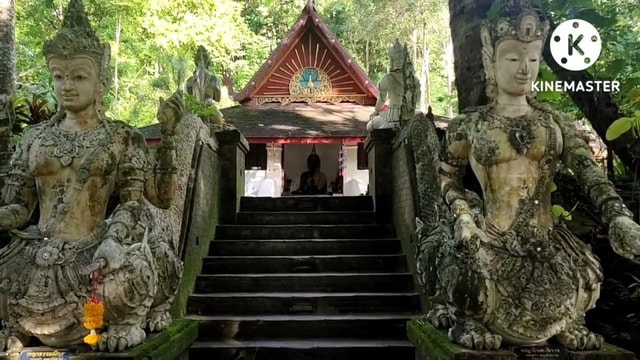 Monks chanting, Wat Doi Suthep and Wat Phalad+ Meditation