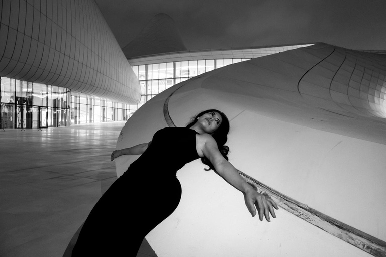 Baku: Heydar Aliyev Center Photoshoot (Flying Dress Option)