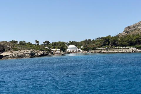 Rhodos: Dagtocht met catamaran met eten en drinkenRhodos: Catamaran cruise van een hele dag met eten en drinken