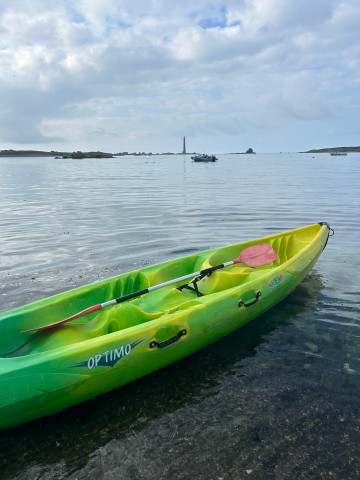 Visit Plouguerneau  Location de kayak au phare de l'ile vierge in presqu'île de crozon