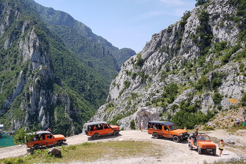 Von Tirana aus: Open-Top 4WD Bovilla Lake Canyon &amp; Gramti Mount