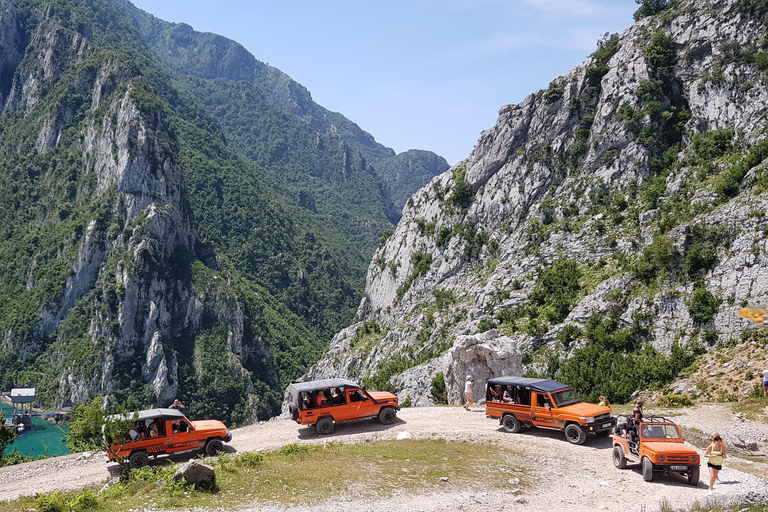 من تيرانا وادي بحيرة بوفيلا كانيون وجبل غرامتي المفتوح بالدفع الرباعي