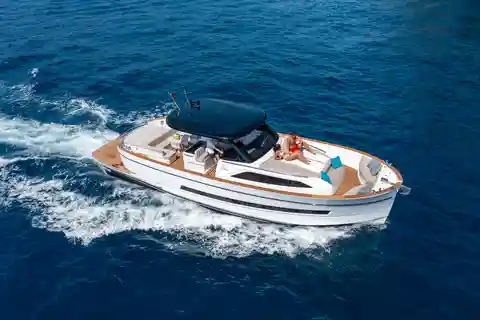 Positano: Passeio de barco por Capri com bebidas e lanches