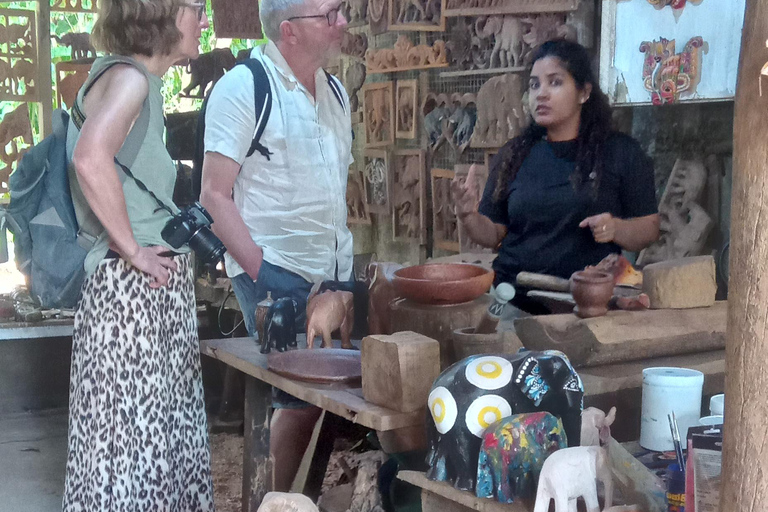 The Best Kandy Tuk-Tuk city Tour with a Professional Guide