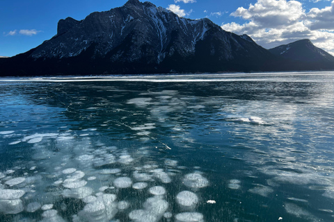 Tour giornaliero della stazione sciistica di Lake Louise e delle bolle di ghiaccio del lago Abraham09:35 Banff Aspen Lodge (con tubing)