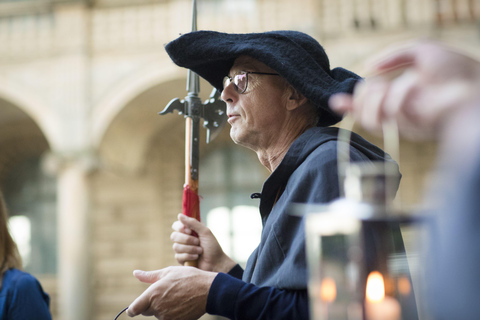 Güstrow: Nachtwächter-Tour bei Laternenlicht