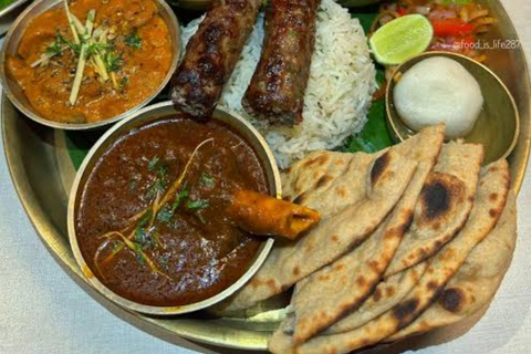 From Delhi: Private Taj Mahal tour with popular guide From Delhi:-Guide, tickets, transport, lunch(all inclusive)