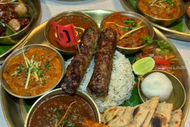 From Delhi: Private Taj Mahal tour with popular guide From Delhi:-Guide, tickets, transport, lunch(all inclusive)